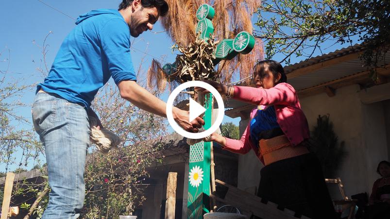 Carlos Reyes: Hasta en la calle he teñido