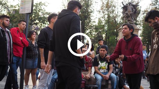 Vídeo: Batalla de rap en Bellas Artes