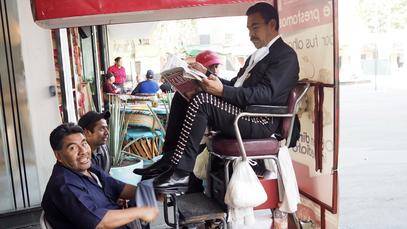 La tradición Mariachi da empleo a muchas personas Plaza Garibaldi