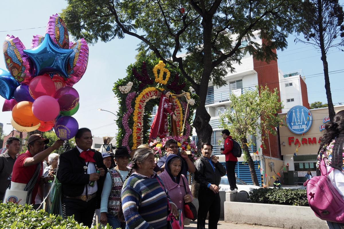 Santa Cecilia and the Day of the Mariachi Culturas de México [English]