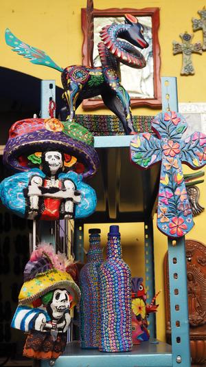 Mascs and Alebrijes: arts and crafts from Oaxaca - Culturas de México ...